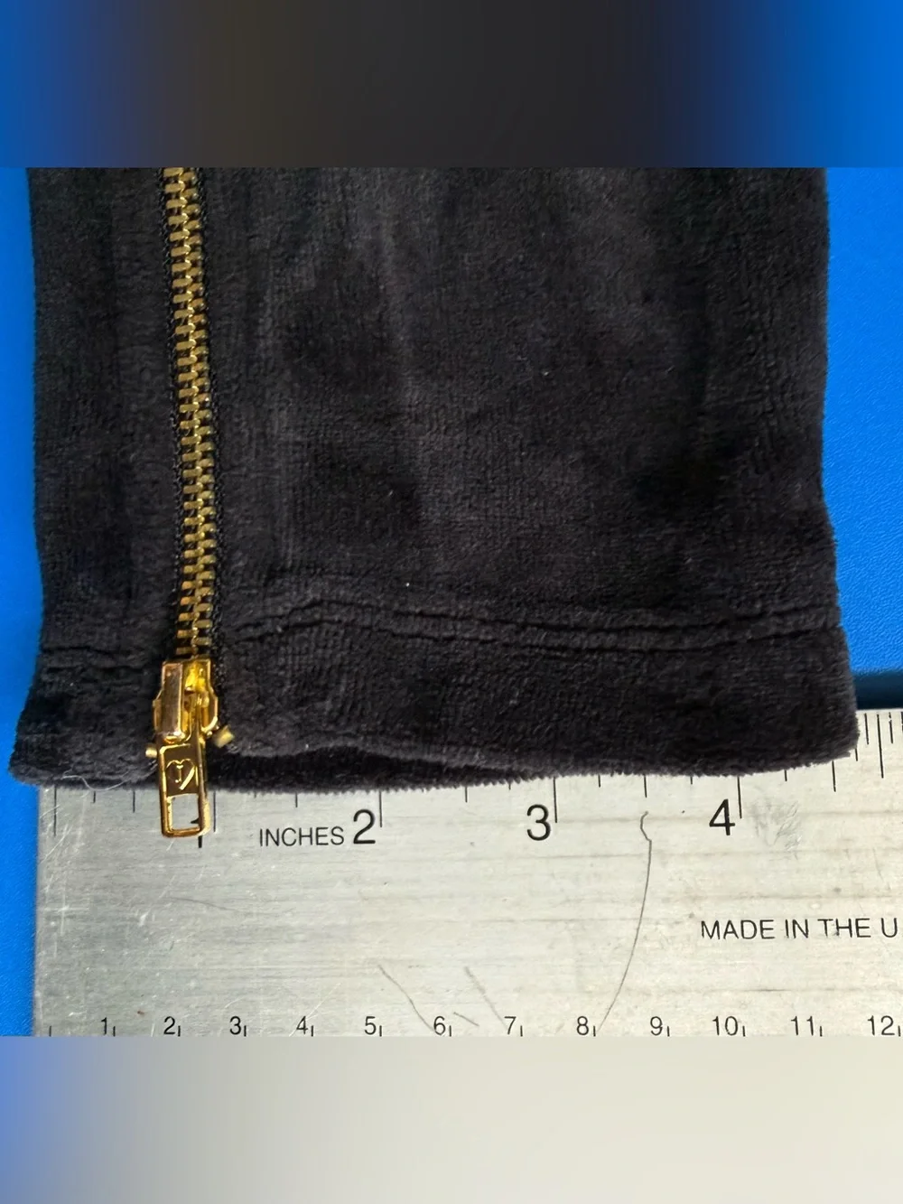 Juicy Couture 2010 Black Velour Cargo Pants Petite Gold Ankle Zip Y2K